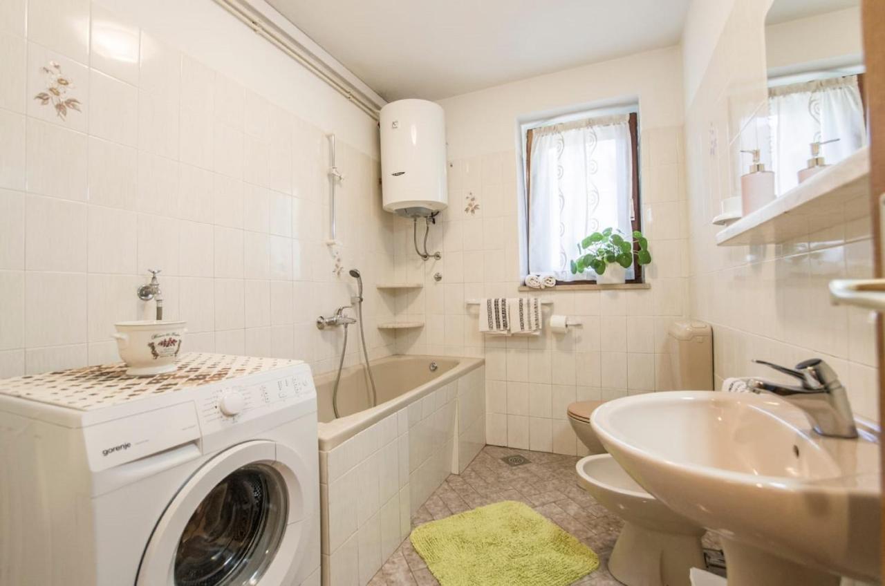 Holiday Home Villa Spilla Selca  Luaran gambar